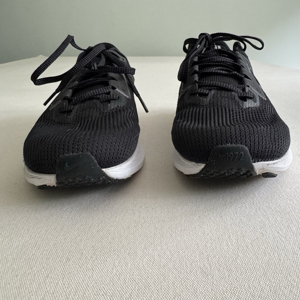 Nike Air Zoom Pegasus 40 Mens Size 10.5 Black White Running Sneakers DV3853-001 - Picture 8 of 16